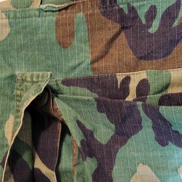 X-Large Green Military Jacket/ Punk Style Coat. Button up closures. Big Pockets. - Picture 5 of 12